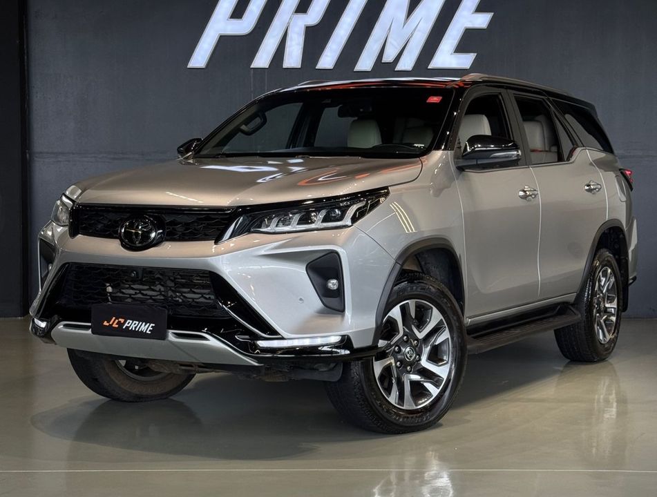 Toyota Hilux SW4 Diamond 2.8 TB 4x4 Die. Aut.