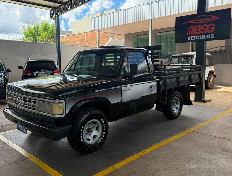 Chevrolet D-20 S 3.9/4.0 Turbo Diesel