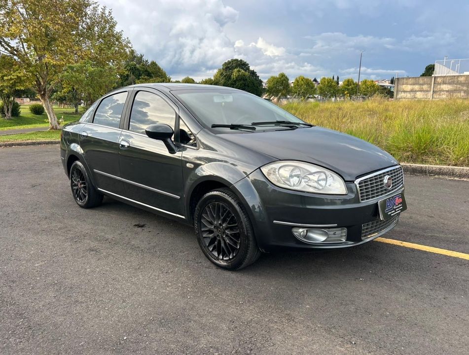 Fiat LINEA LX 1.9/ 1.8 Flex 16V 4p