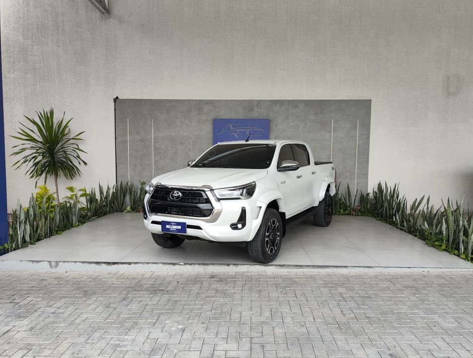 Toyota Hilux CD SRX Plus 4x4 2.8 TDI Die. Aut.