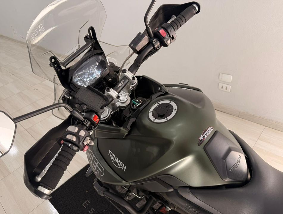 TRIUMPH TIGER 800 XCX
