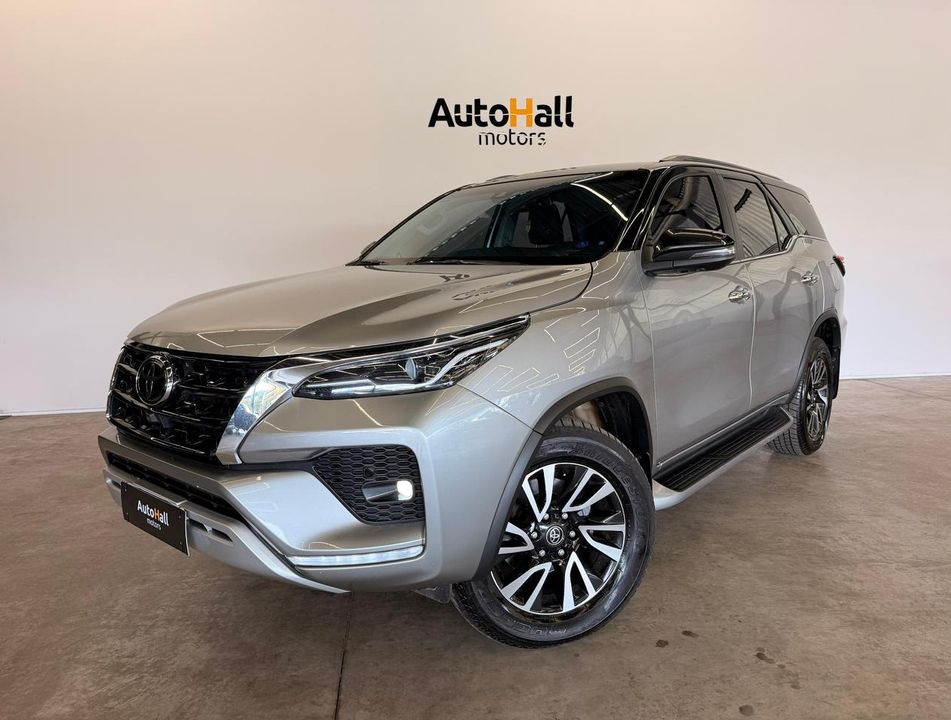 Toyota Hilux SW4 SRX 4x4 2.8 TDI 16V Dies. Aut.