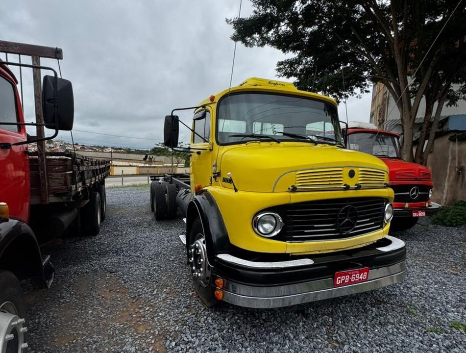 MERCEDES-BENZ L-2013 3-Eixos 2p (diesel)