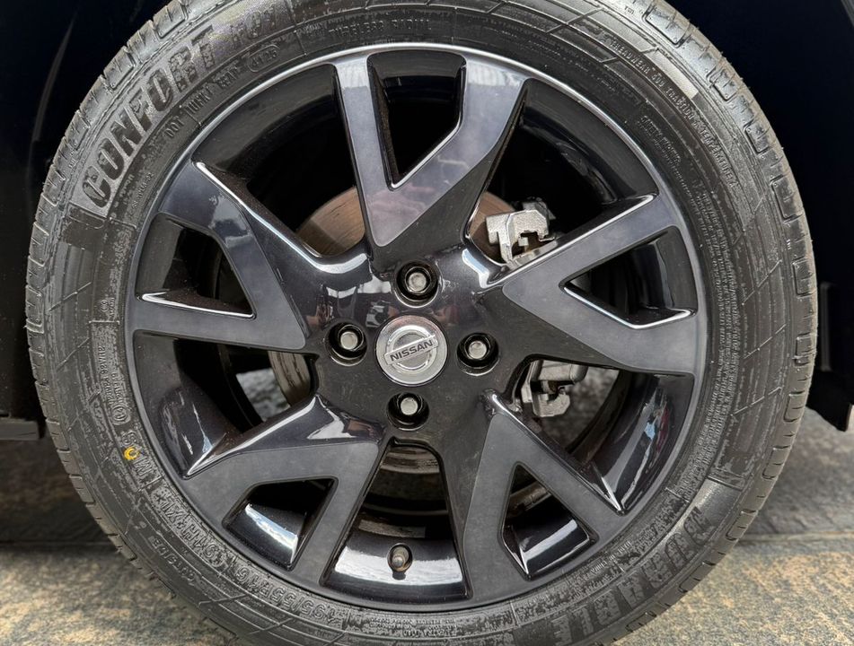 Nissan VERSA UNIQUE 1.6 16V Flex 4p Mec.