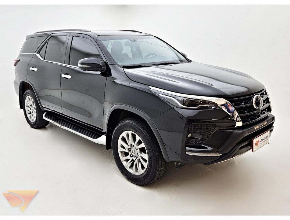 TOYOTA 2.8 D-4D TURBO DIESEL SRX 7L 4X4 AUTOMÁTICO