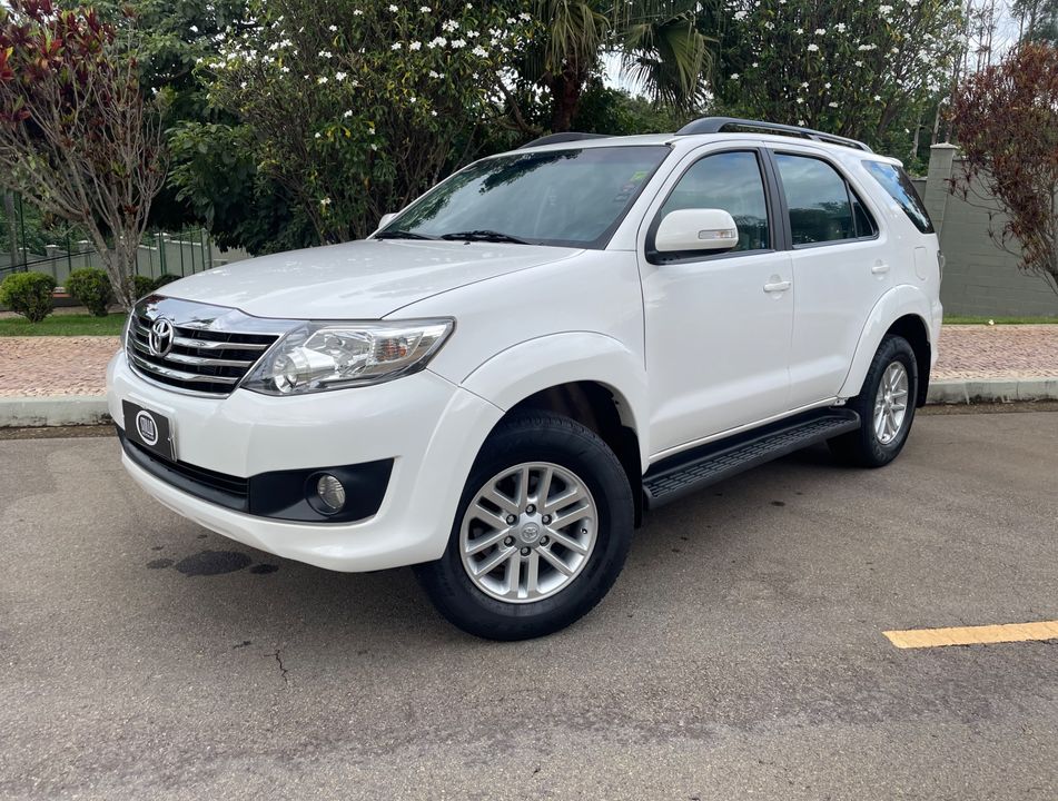 Toyota Hilux SW4 SR 4x2 2.7/ 2.7 Flex 16V Aut.