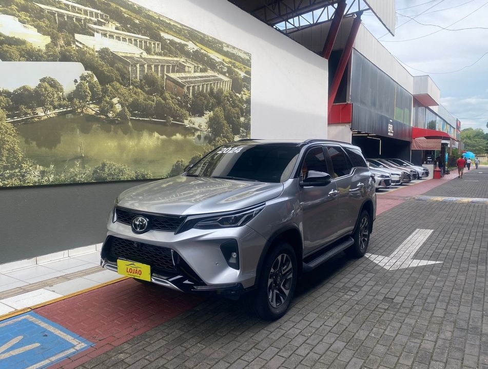 Toyota Hilux SW4 SRX Plat. 4x4 2.8 TB Die. Aut.