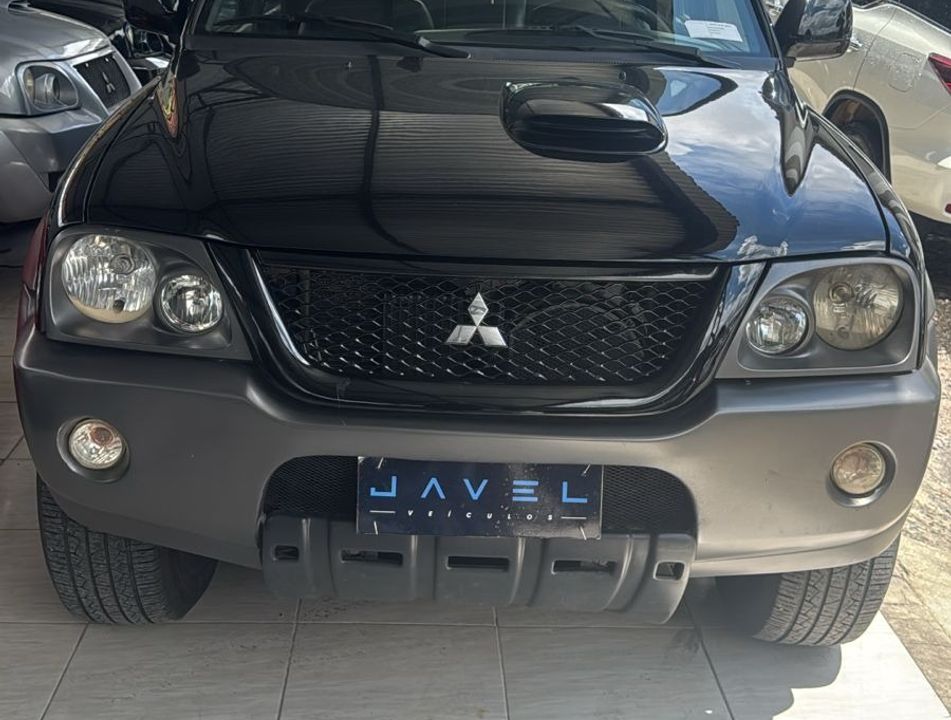 Mitsubishi L200 OUTDOOR HPE 2.5 4x4 CD T.Dies. Mec.