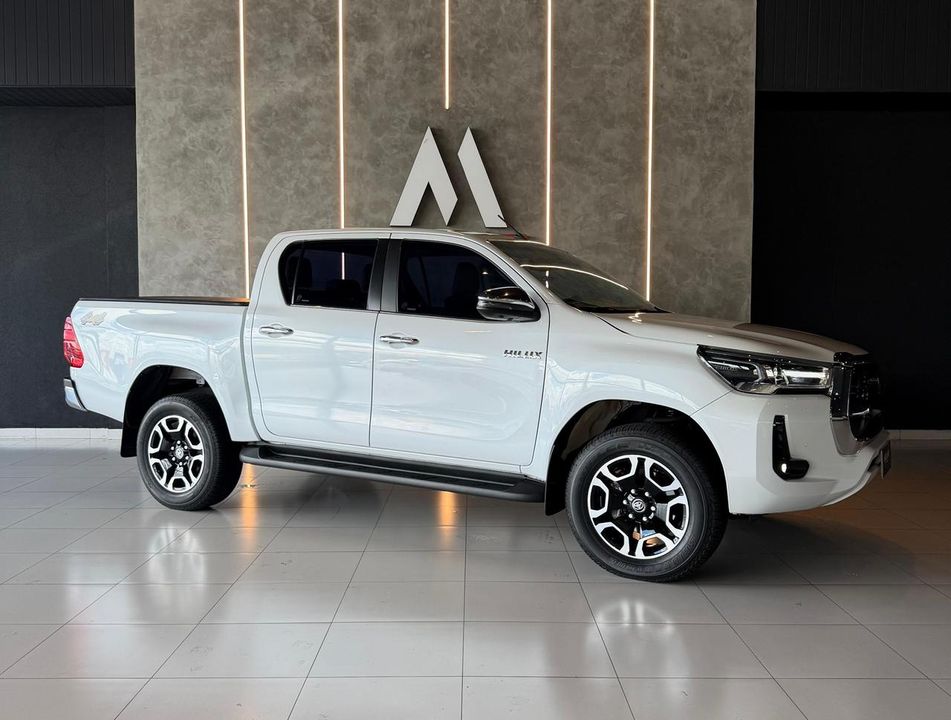 Toyota Hilux CD SRX Plus 4x4 2.8 TDI Die. Aut.