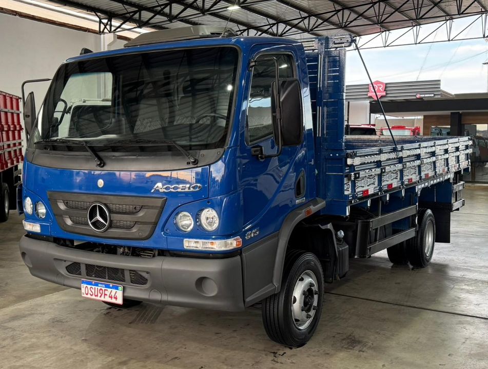 MERCEDES-BENZ Accelo 815 2p (diesel) (E5)