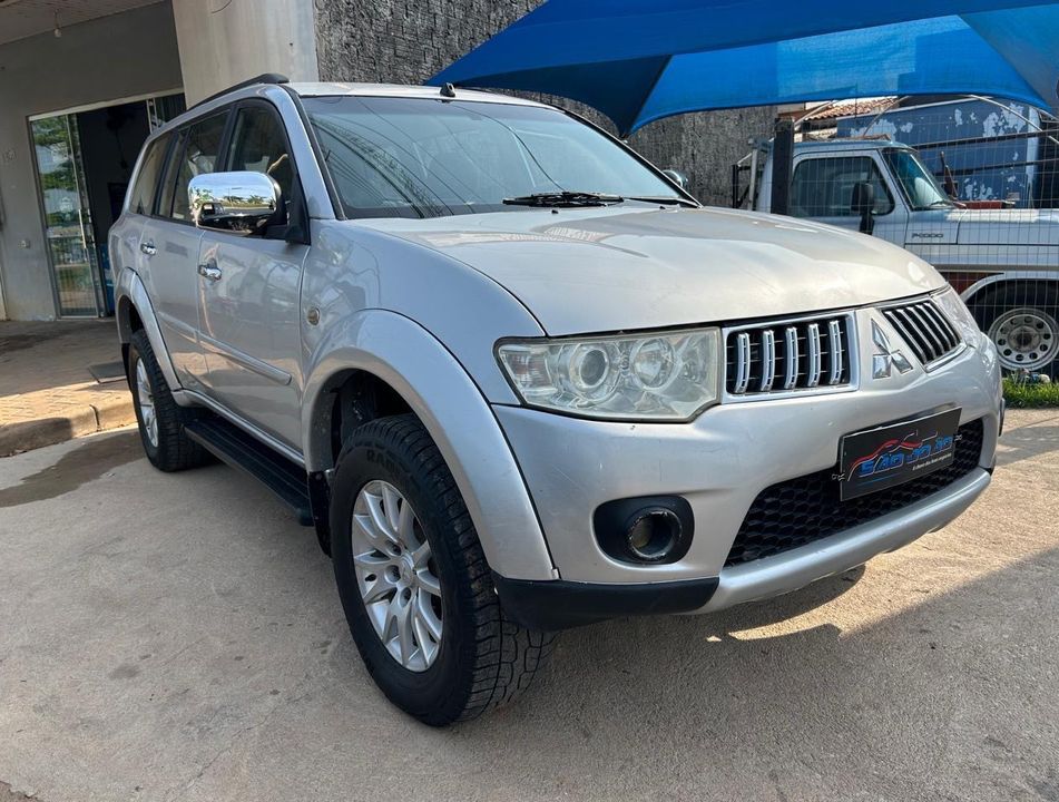 Mitsubishi Pajero DAKAR 3.2 4x4 T.I. Dies. 5p Aut.