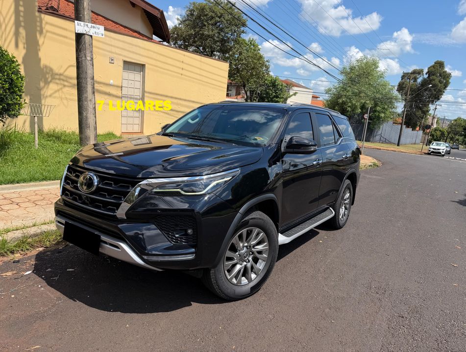 Toyota Hilux SW4 SRX 4x4 2.8 TDI 16V Dies. Aut.