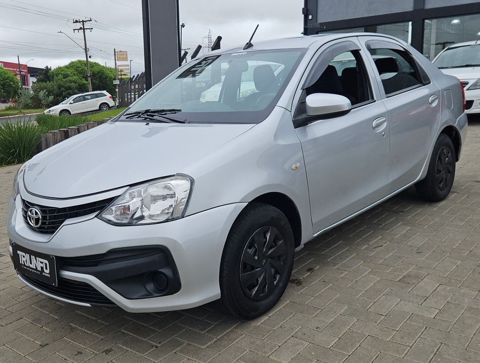 Toyota ETIOS X Sedan 1.5 Flex 16V 4p Mec.