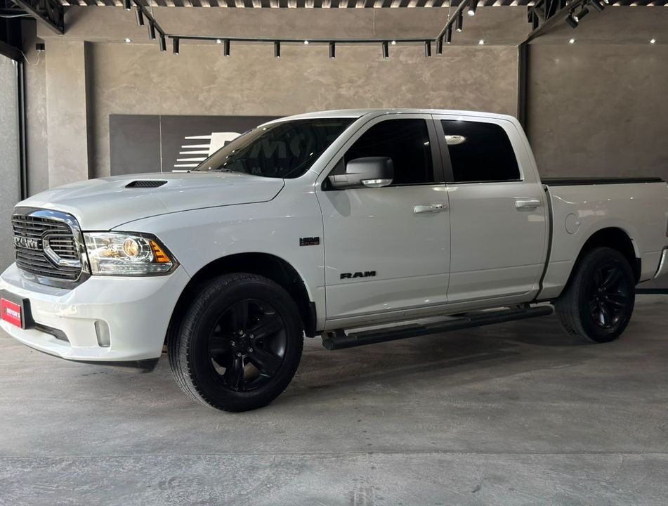 RAM CLASSIC LARAMIE NIGHT ED. 5.7 4X4 Aut.