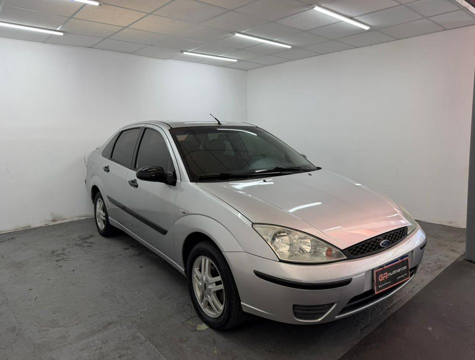 Ford Focus Sedan 2.0 16V/2.0 16V Flex 4p