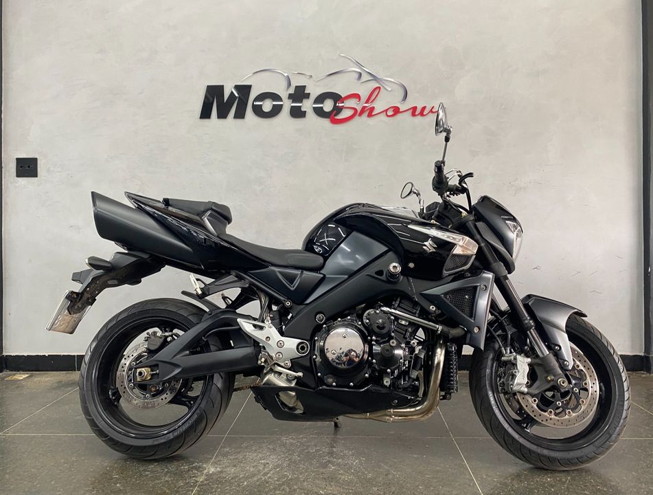 SUZUKI GSX 1300 B-KING
