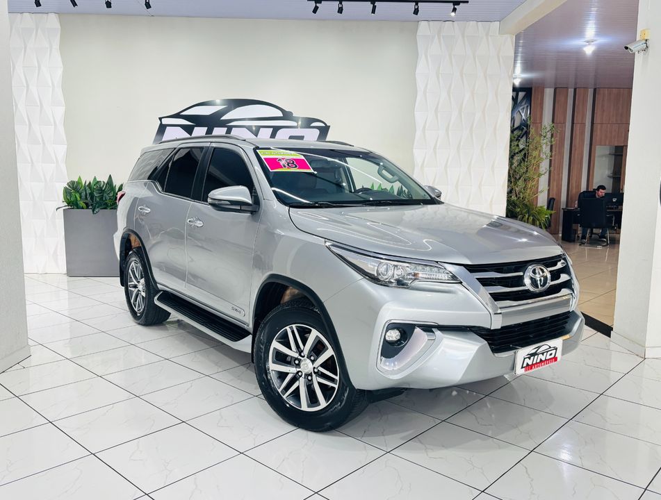 Toyota Hilux SW4 SRX 4x4 2.8 TDI 16V Dies. Aut.