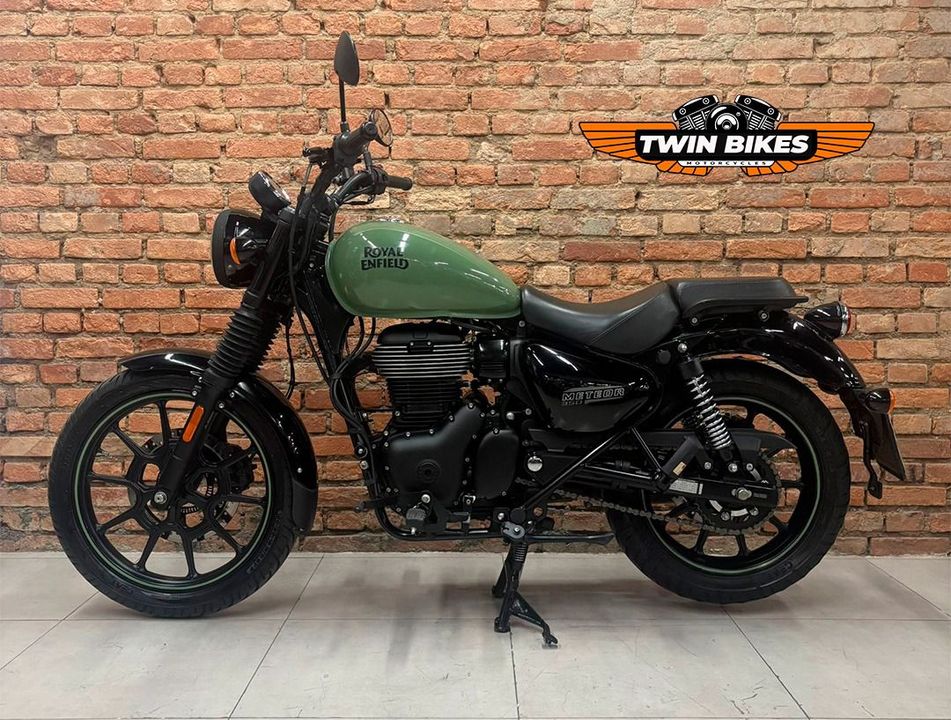 Royal Enfield Meteor 350 Fireball 