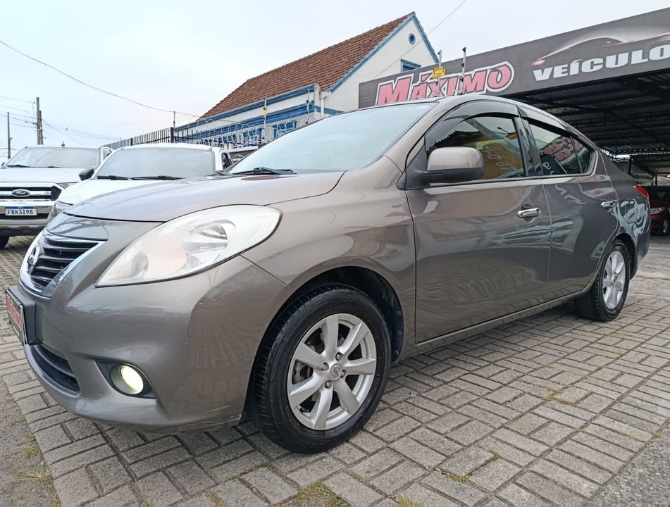 Nissan VERSA SL 1.6 16V Flex Fuel 4p Mec.