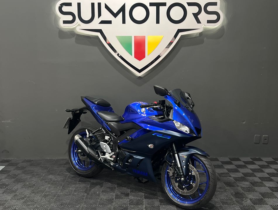 YAMAHA YZF R-3 321/ABS