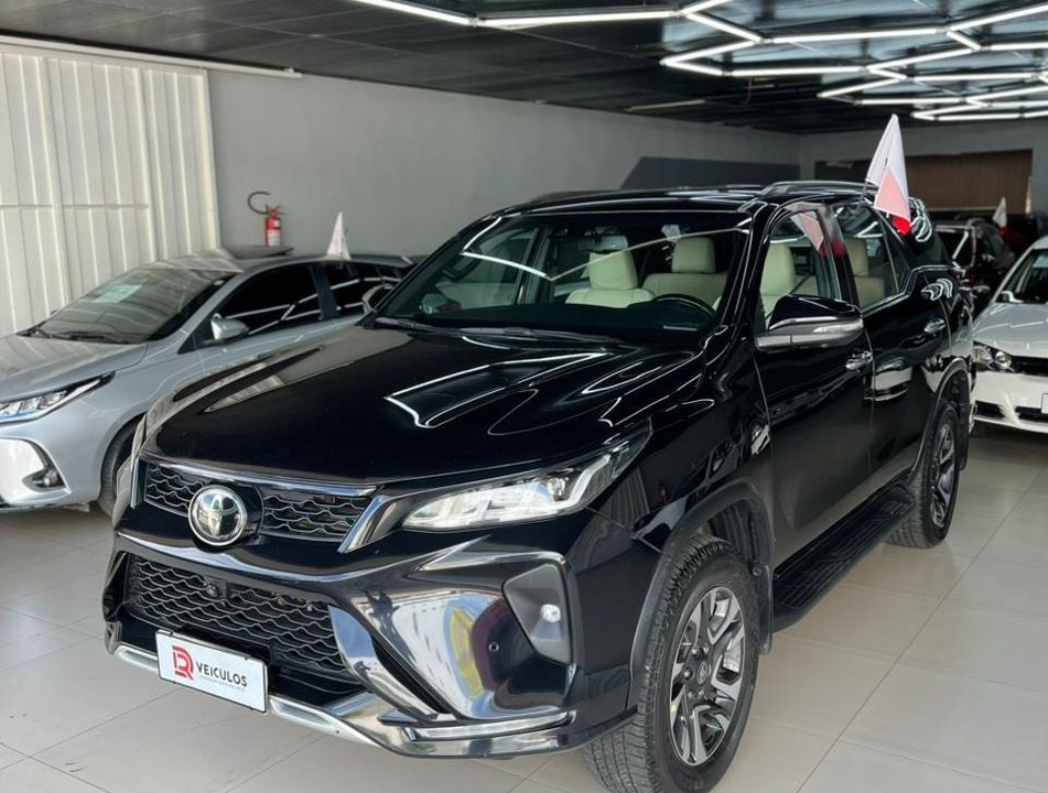 Toyota Hilux SW4 Diamond 2.8 TB 4x4 Die. Aut.