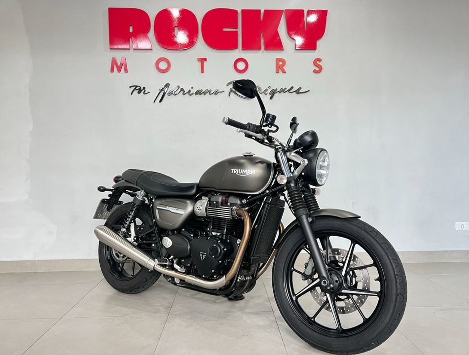 TRIUMPH STREET  TWIN 900cc