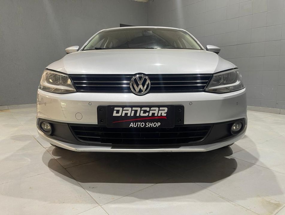 VolksWagen JETTA Comfortline 2.0 T.Flex 8V 4p Tipt.