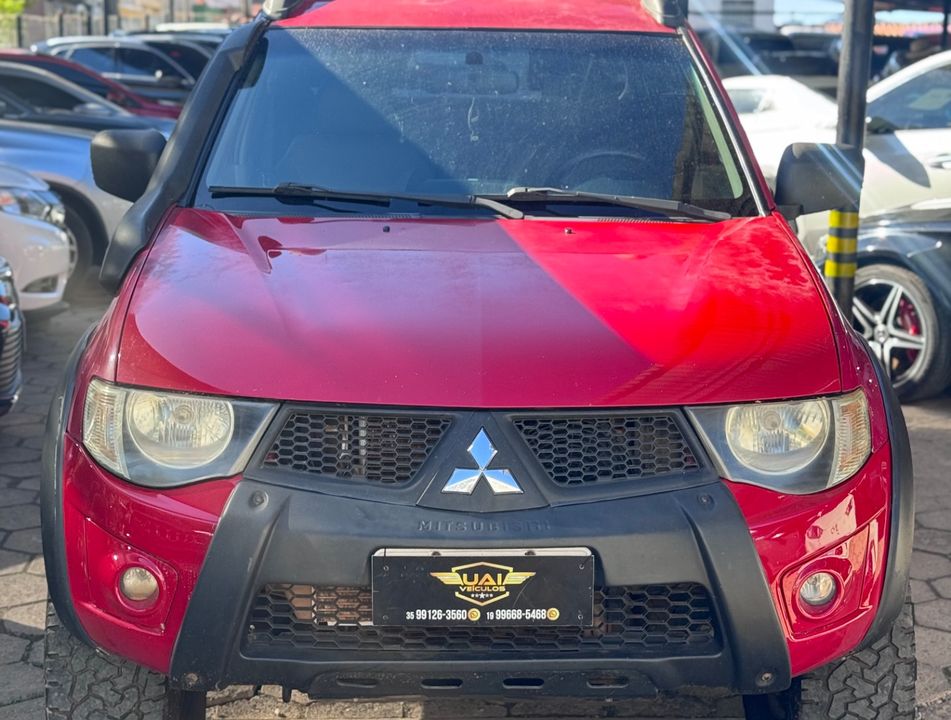 Mitsubishi L200 Triton Savana 3.2 CD TBI Dies. Mec.