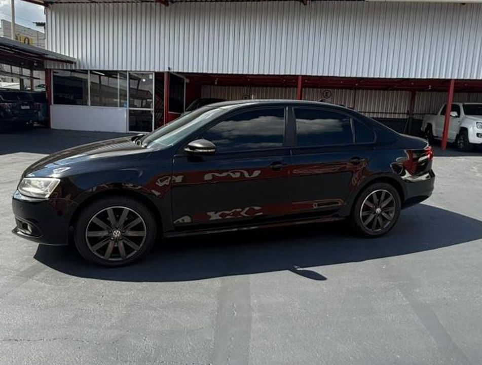 VolksWagen JETTA Comfortline 2.0 T.Flex 8V 4p Tipt.