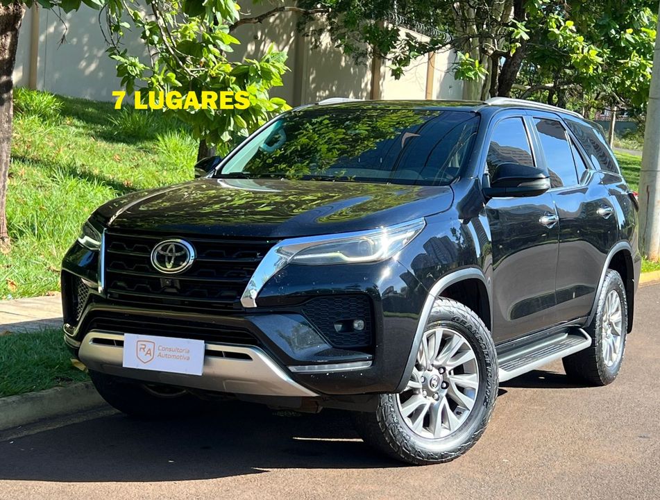 Toyota Hilux SW4 SRX 4x4 2.8 TDI 16V Dies. Aut.