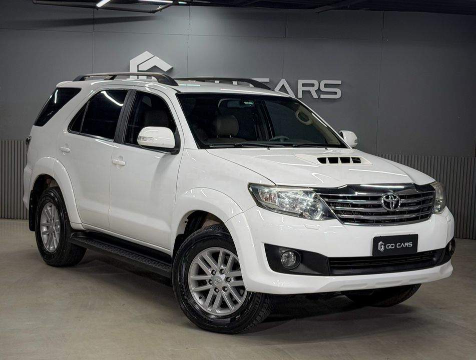 Toyota Hilux SW4 SRV D4-D 4x4 3.0 TDI Dies. Aut
