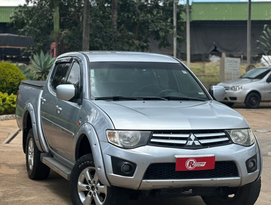 Mitsubishi L200 Triton HLS 2.4 Flex 16V CD Mec.