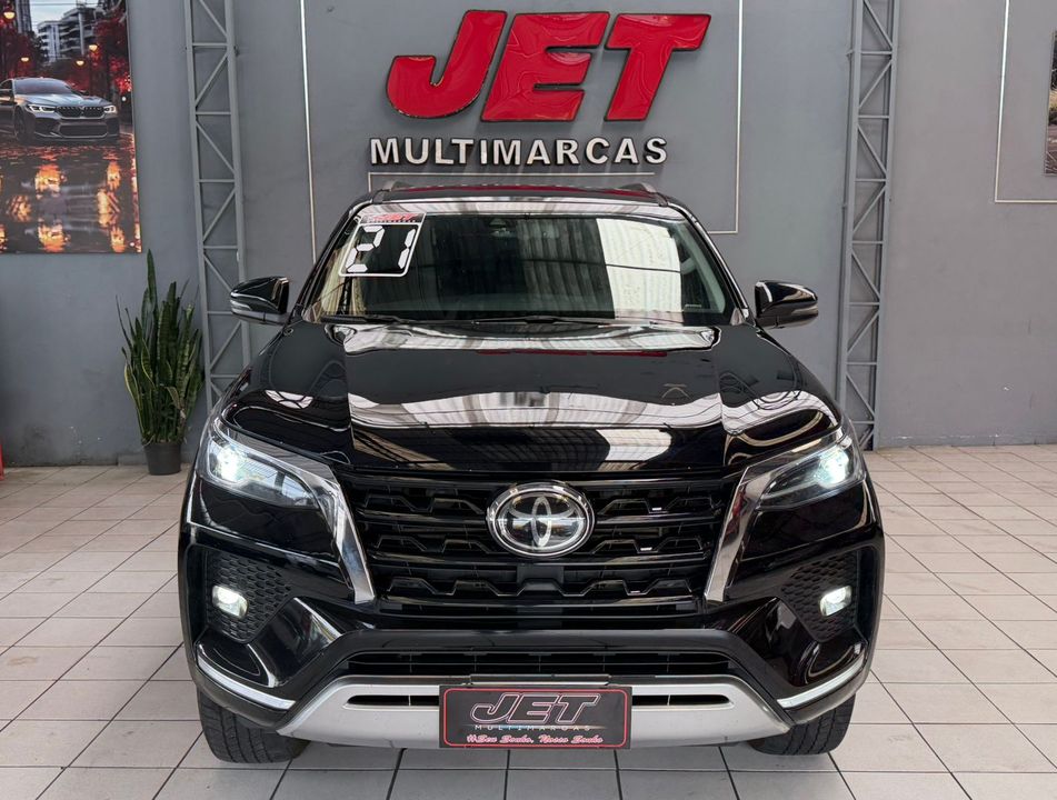 Toyota Hilux SW4 SRX 4x4 2.8 TDI 16V Dies. Aut.