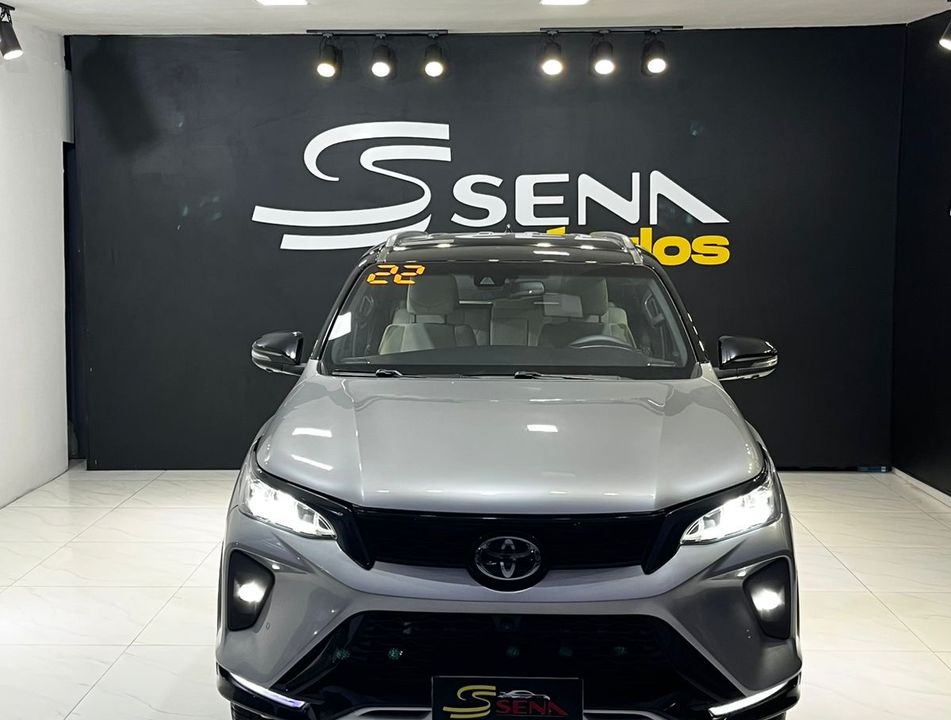 Toyota Hilux SW4 Diamond 2.8 TB 4x4 Die. Aut.