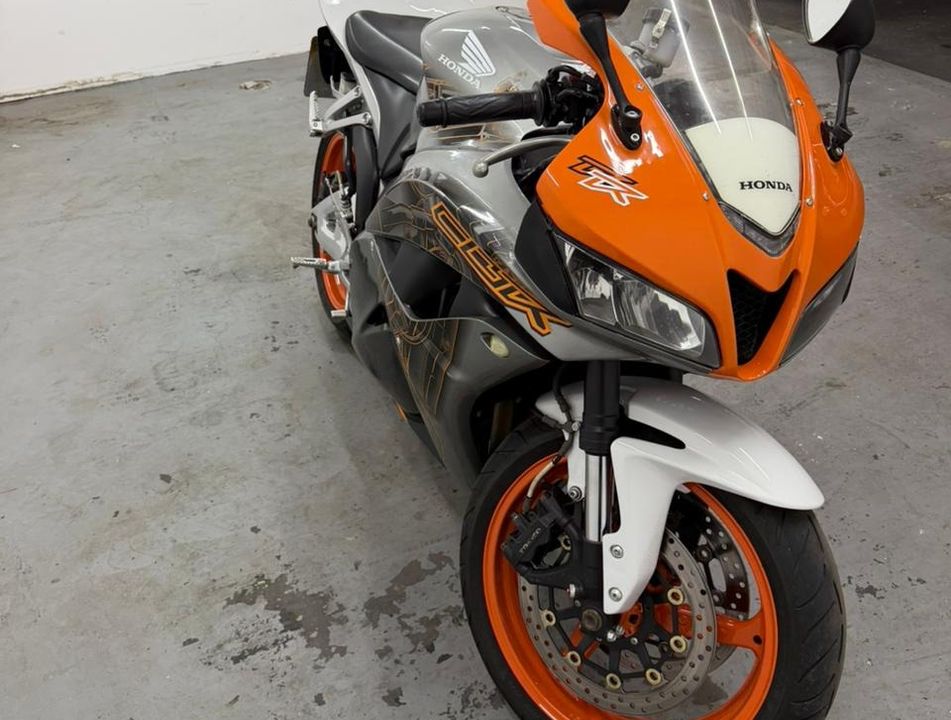 HONDA CBR 600 RR