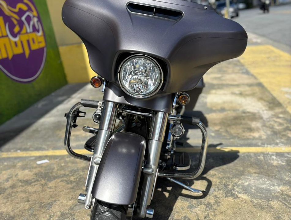 Harley STREET GLIDE SPECIAL FLHXS