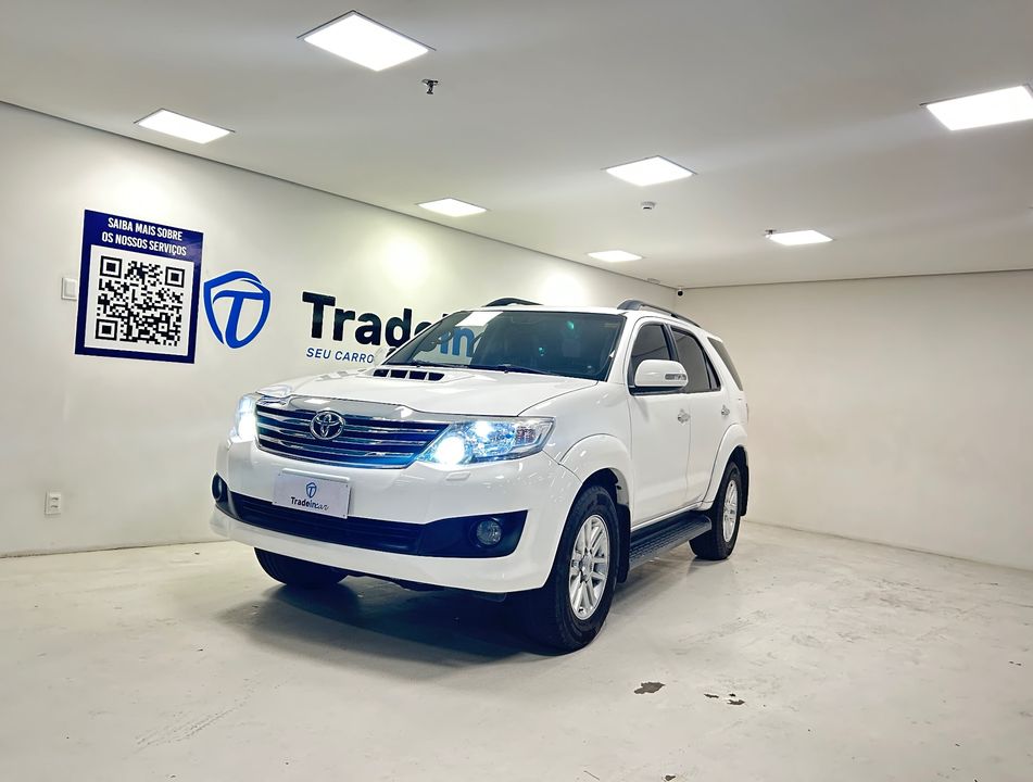 Toyota Hilux SW4 SRV D4-D 4x4 3.0 TDI Dies. Aut