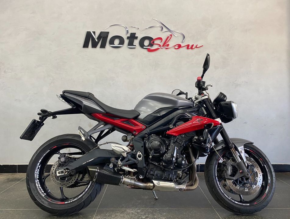TRIUMPH STREET TRIPLE 675