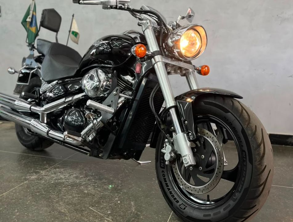 SUZUKI Motos M800
