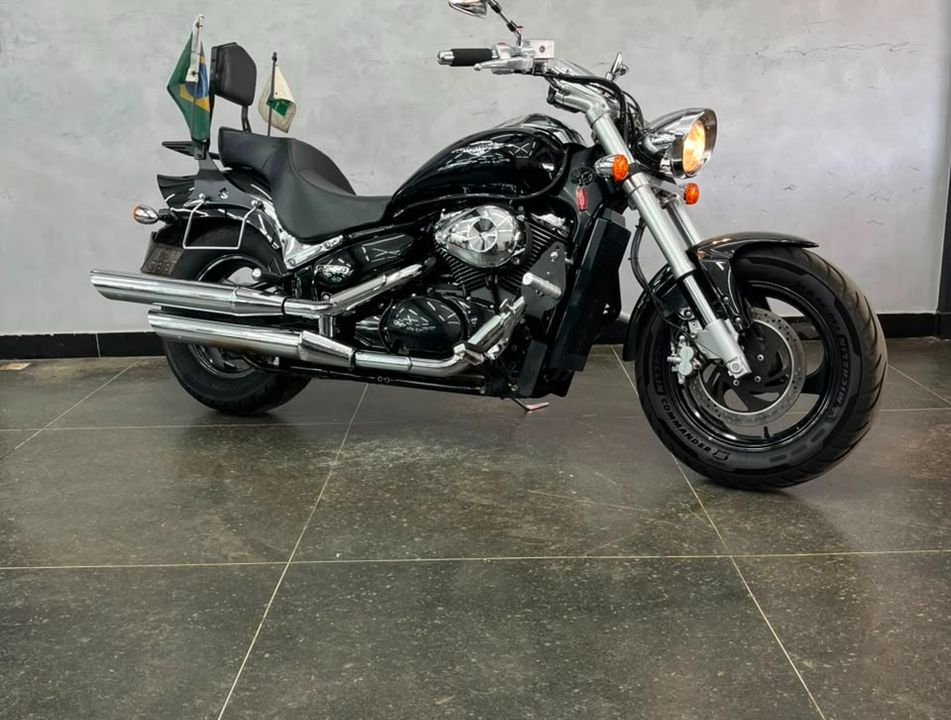 SUZUKI Motos M800