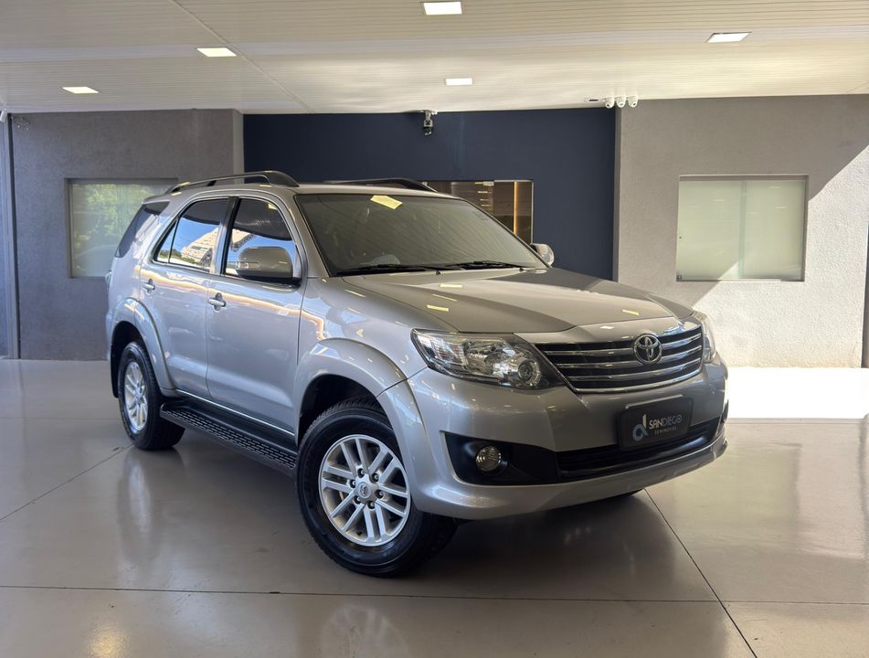 Toyota Hilux SW4 SR 4x2 2.7/ 2.7 Flex 16V Aut.