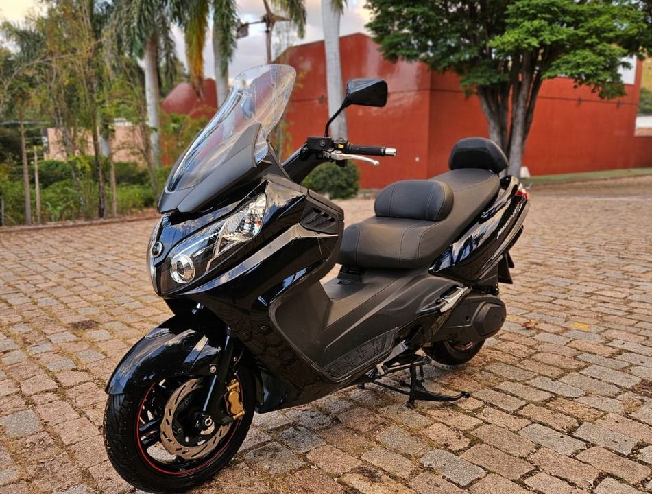 DAFRA MAXSYM 400i