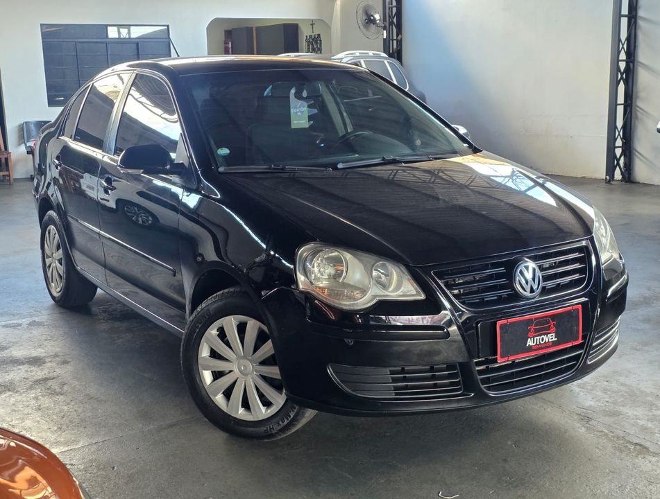VolksWagen Polo Sedan 1.6 Mi Total Flex 8V 4p