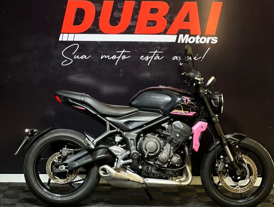 TRIUMPH TRIDENT 660