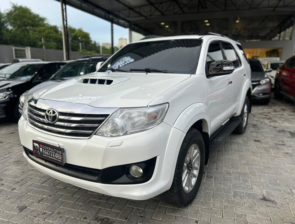 Toyota Hilux SW4 SRV D4-D 4x4 3.0 TDI Dies. Aut