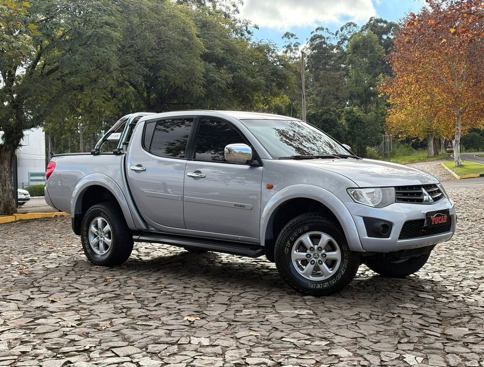 Mitsubishi L200 Triton HLS 2.4 Flex 16V CD Mec.