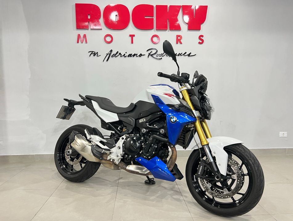 BMW F 900 R Sport Plus