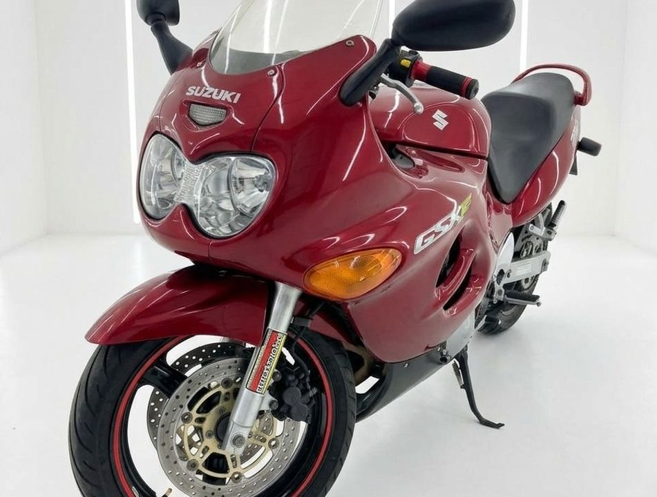 SUZUKI GSX 750 F