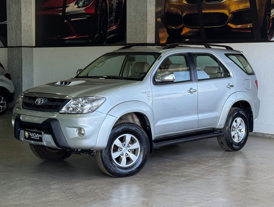 Toyota Hilux SW4 SRV D4-D 4x4 3.0 TDI Dies. Aut
