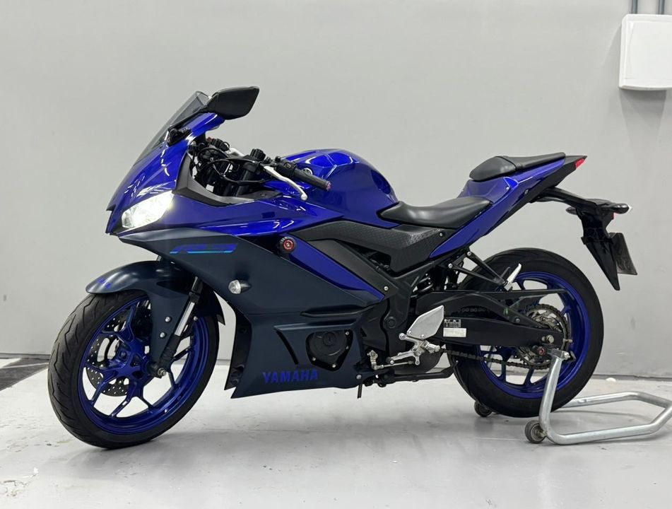 YAMAHA YZF R-3 321/ABS